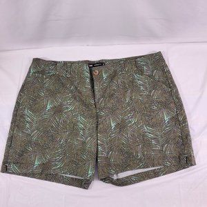 Lee Midrise Fit Flat Front Multi-Pocket Shorts size 18